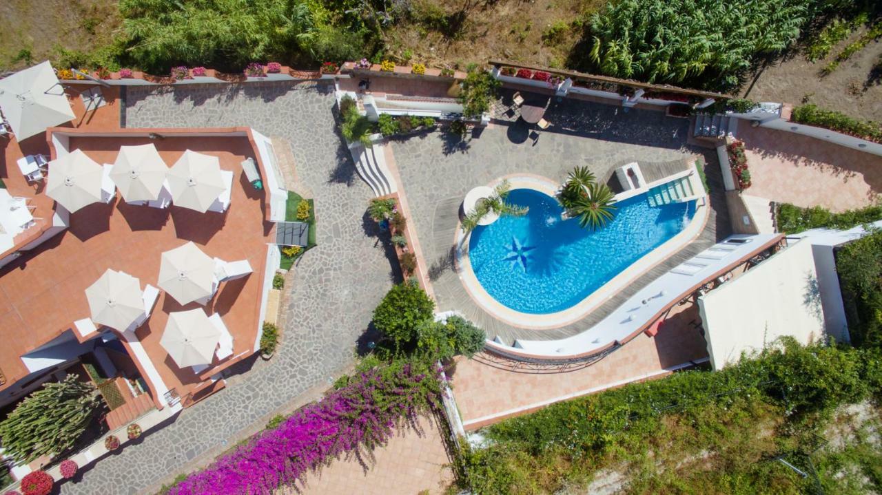 Villa Araucaria Казамиччола-Терме Экстерьер фото