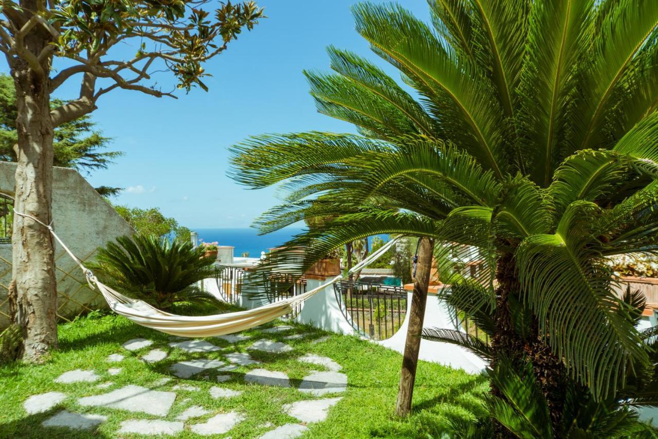 Villa Araucaria Казамиччола-Терме Экстерьер фото
